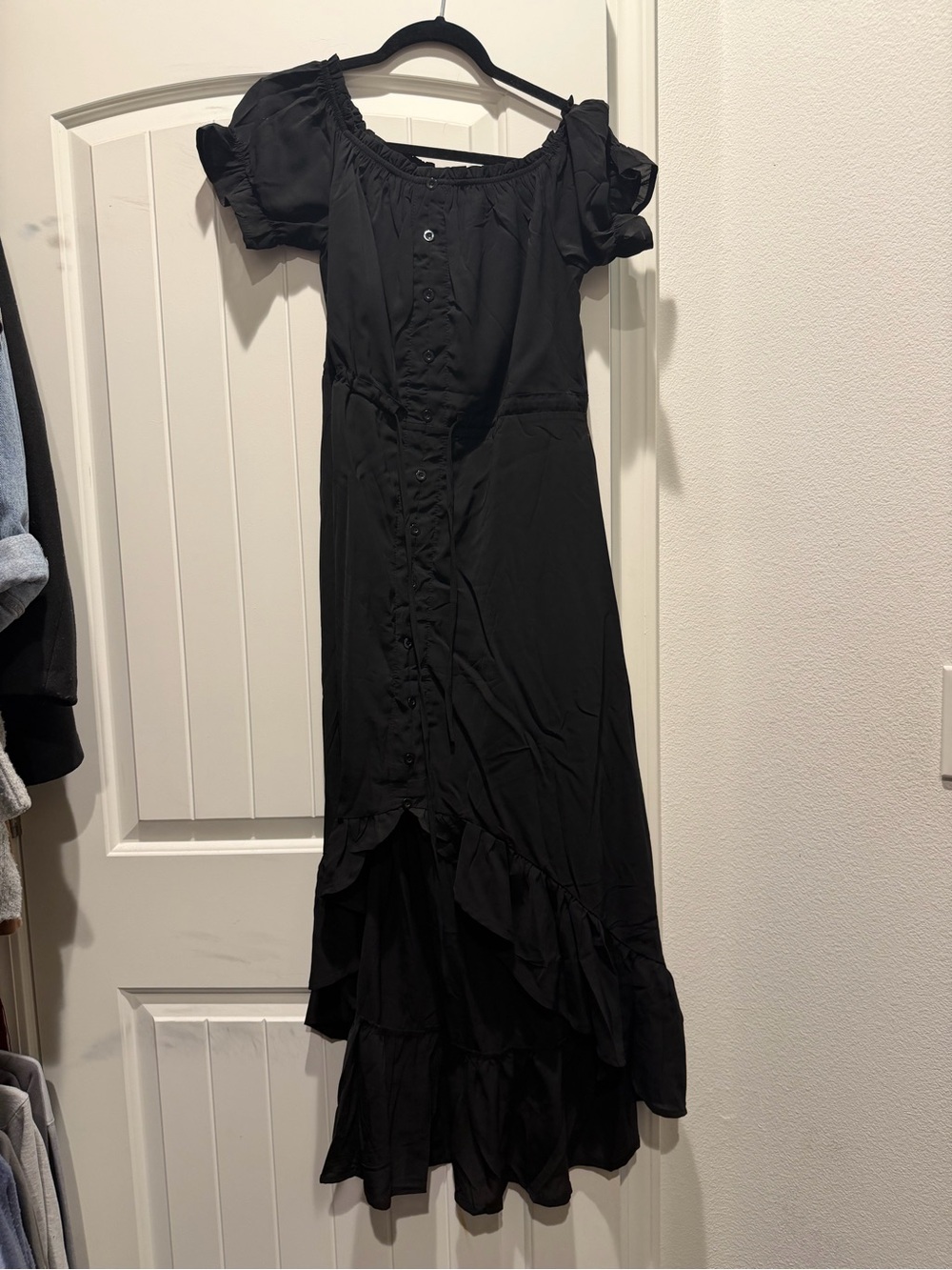 Like new Black Ruffled Button-Front Midi Dress - Women